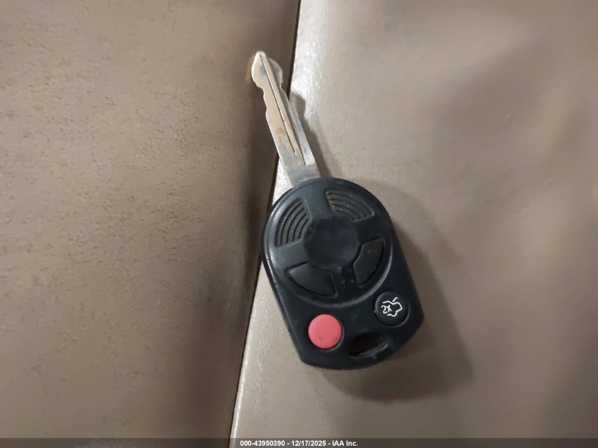 2011 Ford Escape Limited VIN: 1FMCU9E79BKB39087 Lot: 43950390