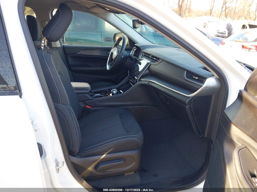 2023 Jeep Grand Cherokee L Laredo 4X4