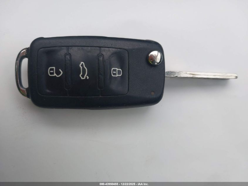 2011 Volkswagen Jetta 2.0L S VIN: 3VW1K7AJ8BM334949 Lot: 43950455