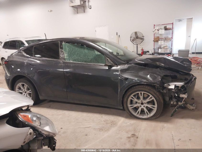 2024 Tesla Model Y Long Range Dual Motor All-Wheel Drive/Rwd VIN: 7SAYGDED3RF054296 Lot: 43950642