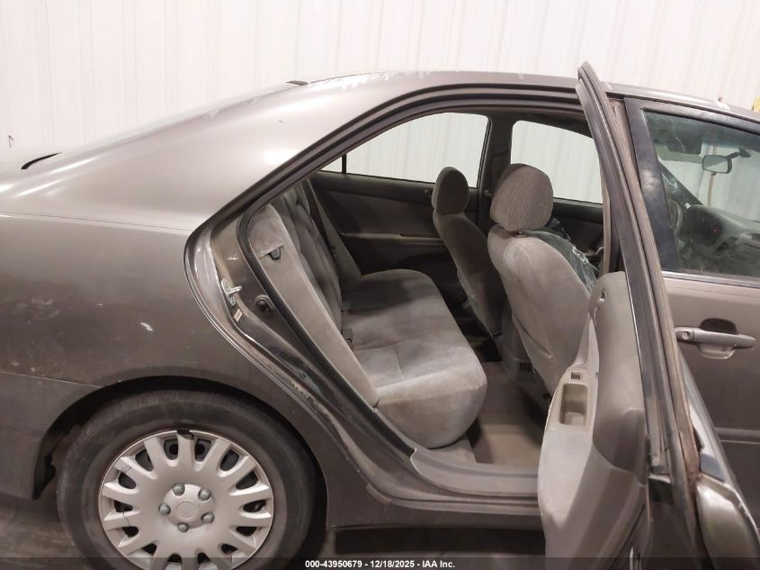 2002 Toyota Camry Le V6 VIN: 4T1BF32K62U510724 Lot: 43950679