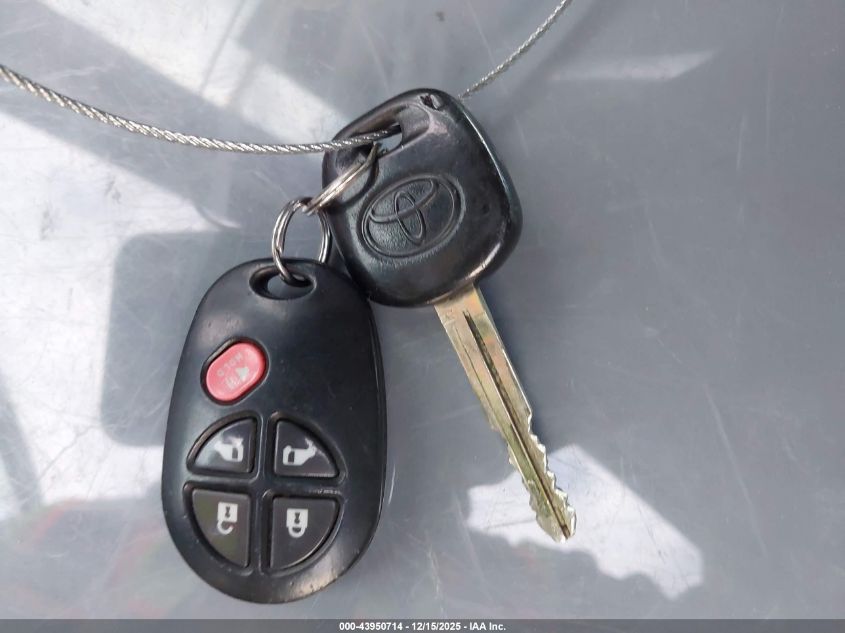 2017 Toyota Sienna Le 8 Passenger VIN: 5TDKZ3DC9HS848715 Lot: 43950714