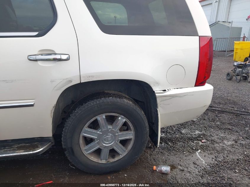 2007 Cadillac Escalade Standard VIN: 1GYFK63817R302082 Lot: 43950773