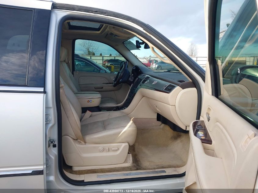 2007 Cadillac Escalade Standard VIN: 1GYFK63817R302082 Lot: 43950773