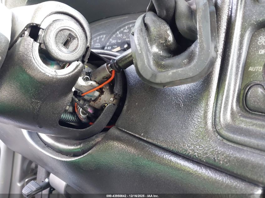 2002 GMC Yukon Xl 1500 Slt VIN: 3GKEC16T82G363394 Lot: 43950842