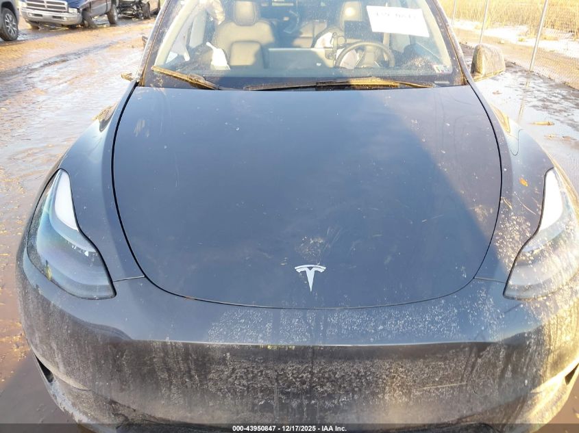 2023 Tesla Model Y Awd/Long Range Dual Motor All-Wheel Drive VIN: 7SAYGDEE5PA210695 Lot: 43950847