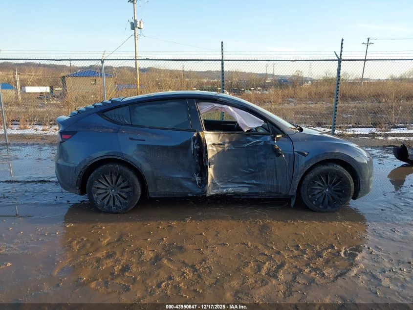 2023 Tesla Model Y Awd/Long Range Dual Motor All-Wheel Drive VIN: 7SAYGDEE5PA210695 Lot: 43950847