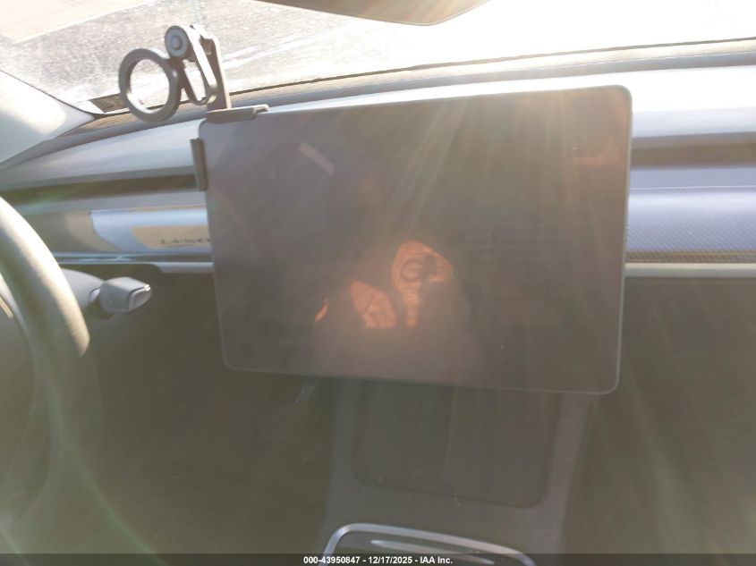 2023 Tesla Model Y Awd/Long Range Dual Motor All-Wheel Drive VIN: 7SAYGDEE5PA210695 Lot: 43950847