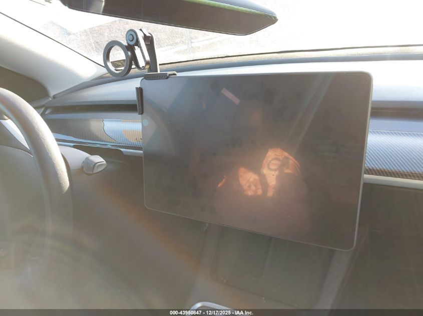 2023 Tesla Model Y Awd/Long Range Dual Motor All-Wheel Drive VIN: 7SAYGDEE5PA210695 Lot: 43950847