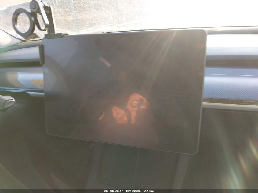 2023 Tesla Model Y Awd/Long Range Dual Motor All-Wheel Drive VIN: 7SAYGDEE5PA210695 Lot: 43950847