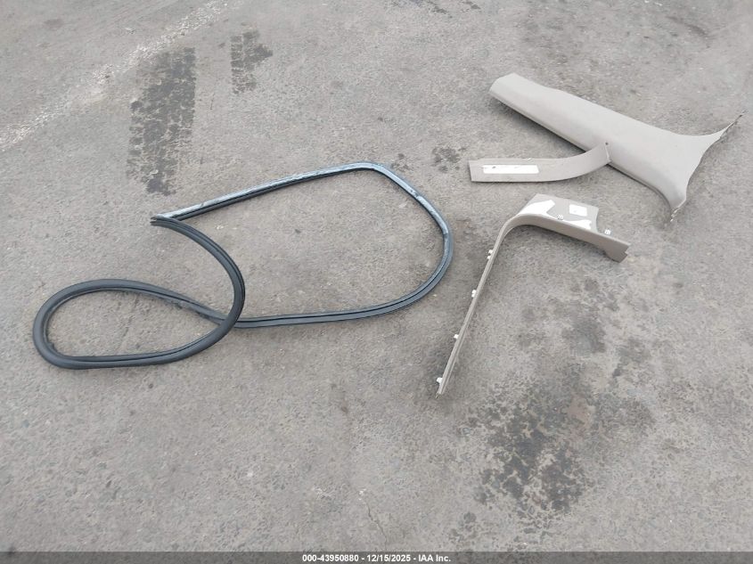 2017 GMC Yukon Slt VIN: 1GKS2BKC7HR260820 Lot: 43950880