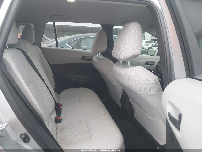 2022 Toyota Corolla Cross Le VIN: 7MUCAABG2NV024451 Lot: 43950902