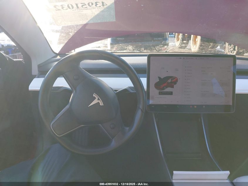 2018 Tesla Model 3 Long Range/Performance VIN: 5YJ3E1EBXJF097578 Lot: 43951032