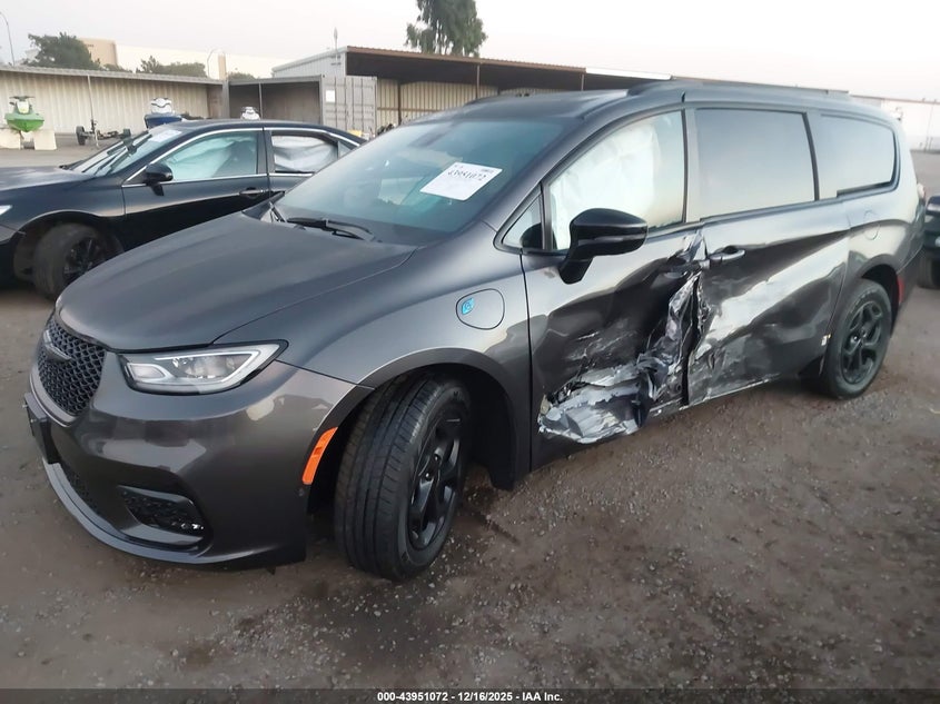 2023 Chrysler Pacifica Hybrid Limited