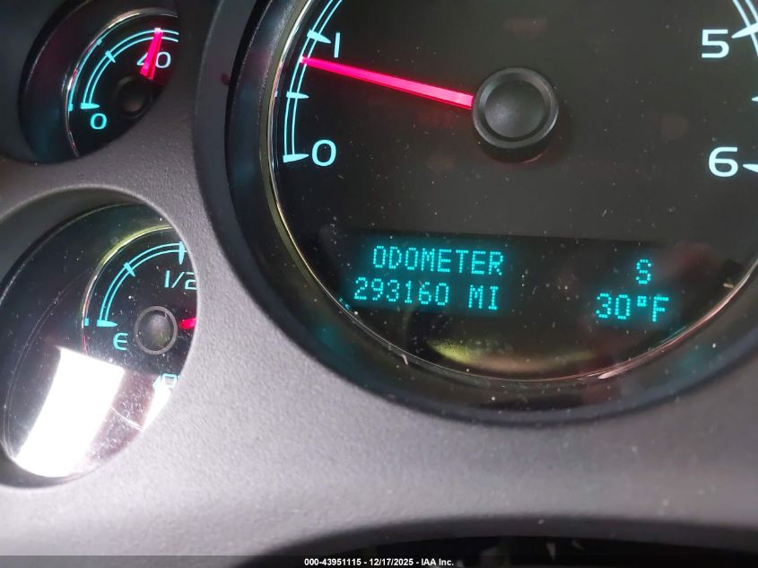 2013 Chevrolet Suburban 1500 Lt VIN: 1GNSKJE75DR284040 Lot: 43951115