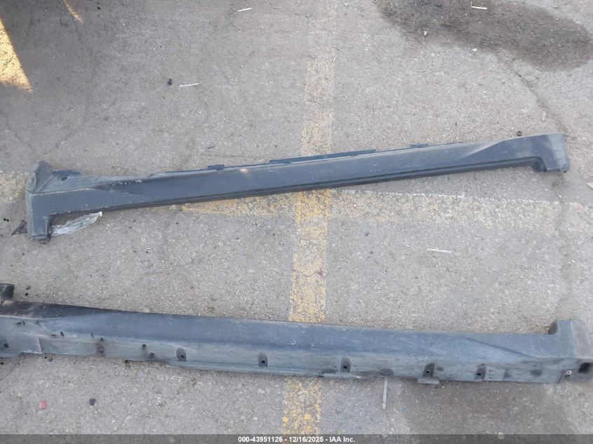 2008 Chevrolet Suburban 1500 Ltz VIN: 1GNFC16048J211410 Lot: 43951126