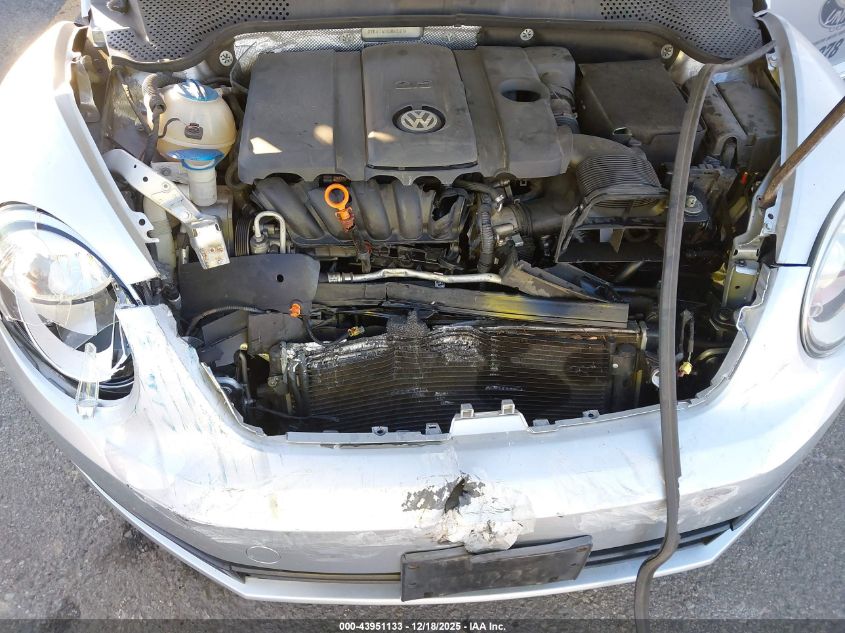 2013 Volkswagen Beetle 2.5L VIN: 3VWJP7AT4DM605818 Lot: 43951133