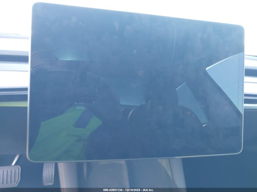 2022 Tesla Model 3 Long Range Dual Motor All-Wheel Drive VIN: 5YJ3E1EB3NF183353 Lot: 43951134