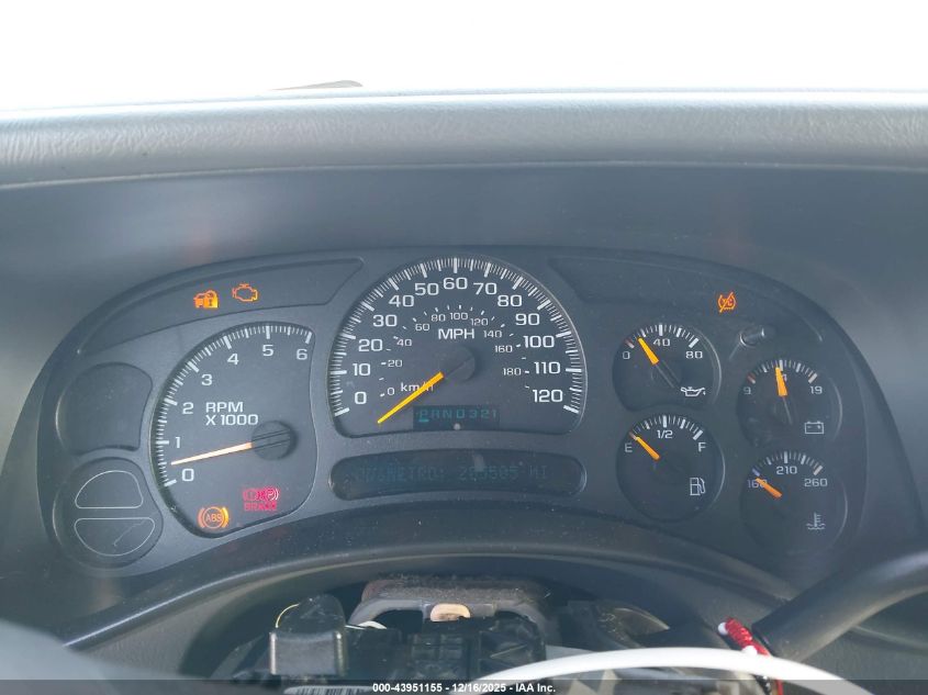 2004 GMC Yukon Slt VIN: 1GKEC13T74R204650 Lot: 43951155