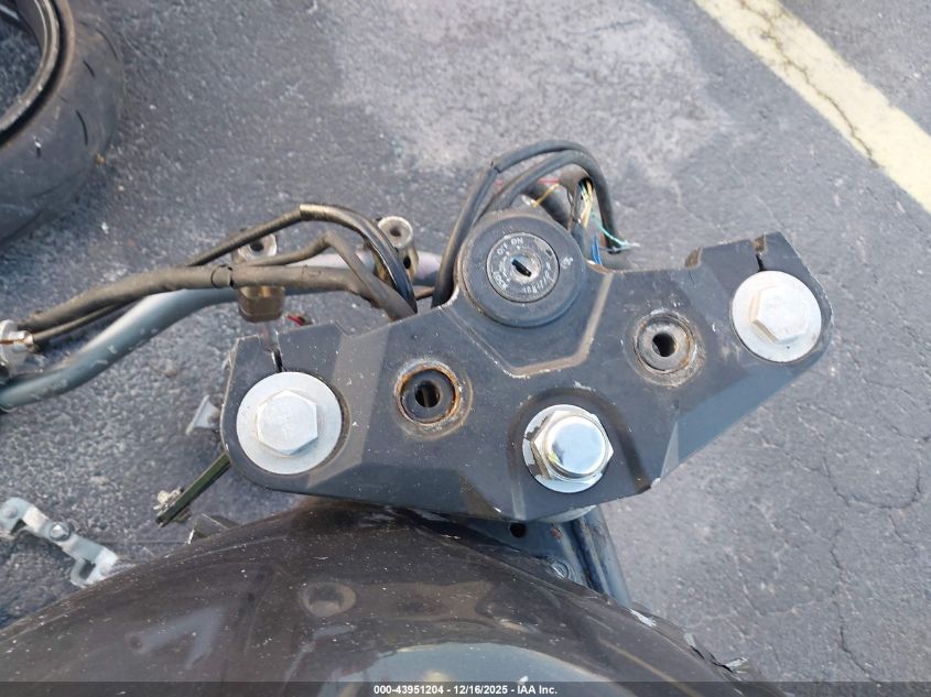 2009 Yamaha Fz6 R VIN: JYARJ18E49A002458 Lot: 43951204