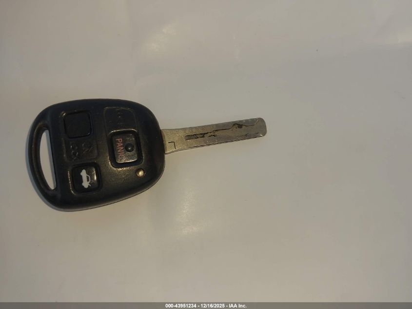 2002 Lexus Is 300 Base W/5-Speed Manual VIN: JTHBD192820057510 Lot: 43951234