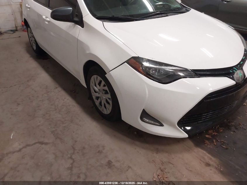 2018 Toyota Corolla Le VIN: 5YFBURHE6JP818230 Lot: 43951236