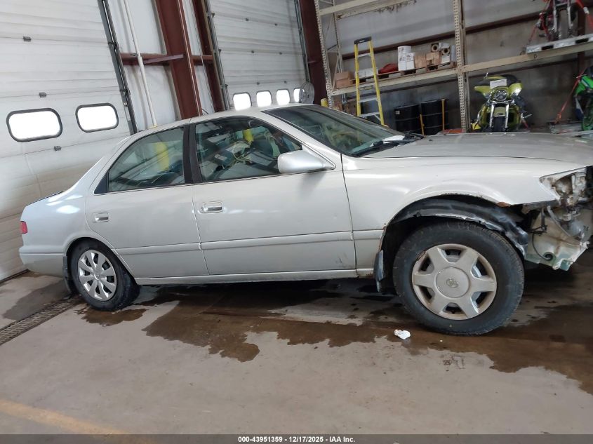 2001 Toyota Camry Ce VIN: 4T1BG22K01U015098 Lot: 43951359