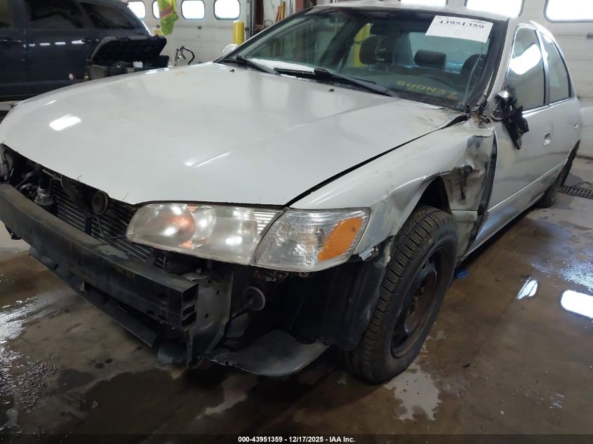 2001 Toyota Camry Ce VIN: 4T1BG22K01U015098 Lot: 43951359