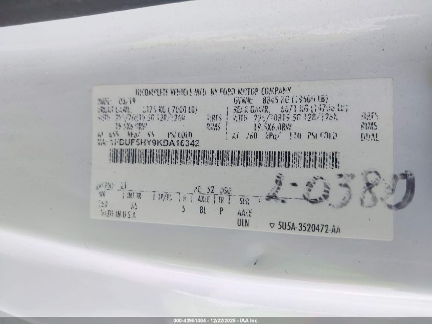 2019 Ford F-550 Chassis - 1FDUF5HY9KDA16342