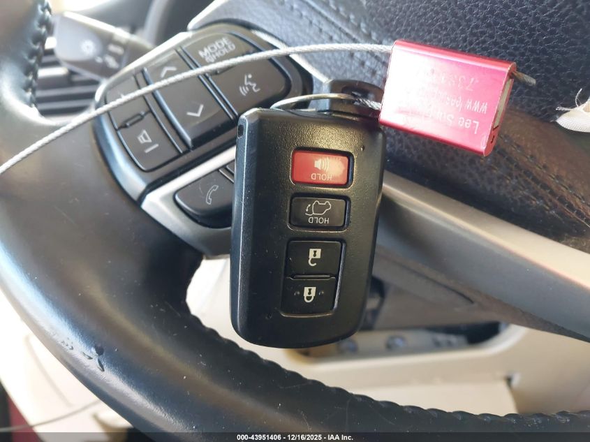 2019 Toyota Highlander Xle VIN: 5TDJZRFH9KS930748 Lot: 43951406