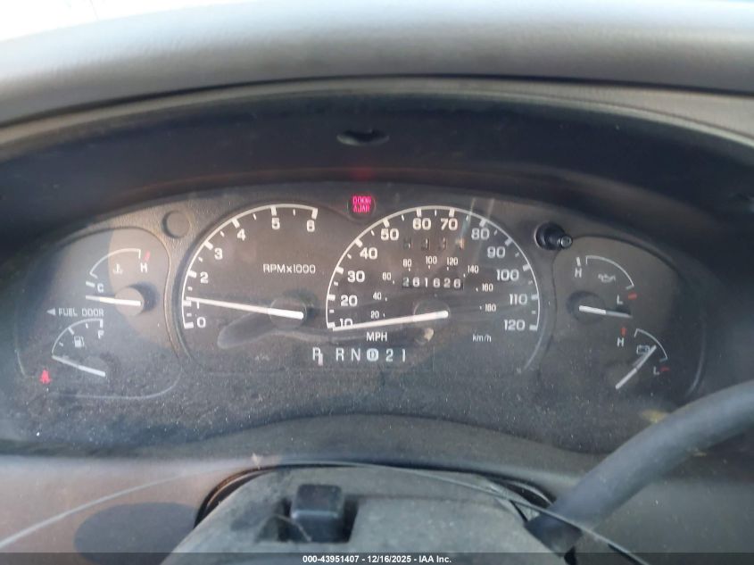 2000 Ford Explorer Xlt VIN: 1FMDU73E9YZC55898 Lot: 43951407