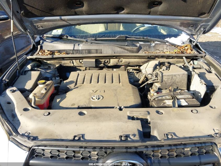 2010 Toyota Rav4 Base V6 VIN: JTMBK4DV2AD013083 Lot: 43951433