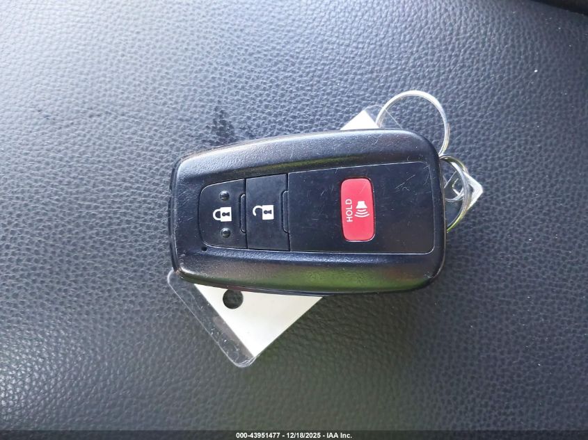 2021 Toyota Rav4 Xle VIN: 2T3W1RFV7MW111595 Lot: 43951477