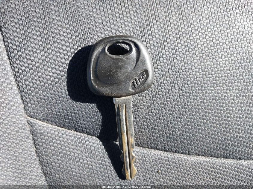 2011 Kia Soul + VIN: KNDJT2A25B7300649 Lot: 43951503