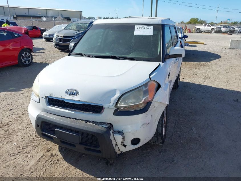 2011 Kia Soul + VIN: KNDJT2A25B7300649 Lot: 43951503