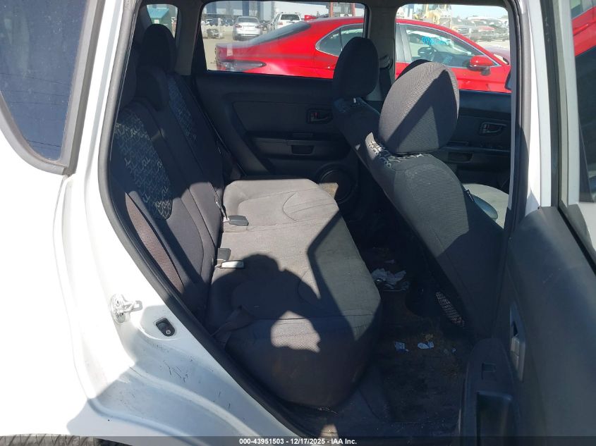 2011 Kia Soul + VIN: KNDJT2A25B7300649 Lot: 43951503