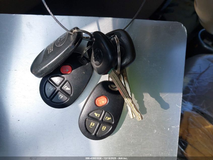 2004 Toyota Sienna Xle VIN: 5TDZA22C44S000383 Lot: 43951536