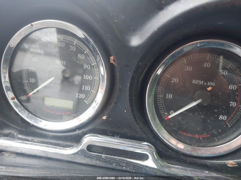 2011 Harley-Davidson Flhtcu VIN: 1HD1FC410BB660455 Lot: 43951580