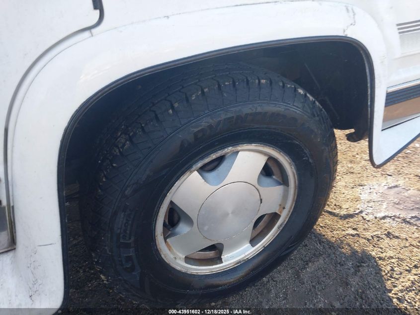 1997 Chevrolet Tahoe Ls VIN: 1GNEK13R6VJ443147 Lot: 43951602