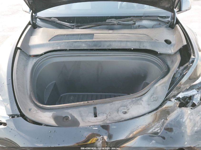 2021 Tesla Model Y Performance Dual Motor All-Wheel Drive VIN: 5YJYGDEF0MF215839 Lot: 43951628