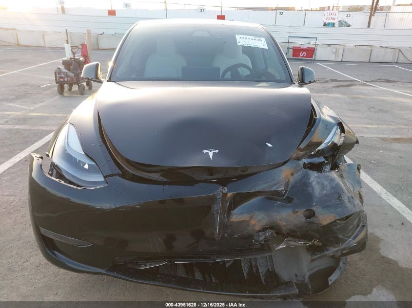 2021 Tesla Model Y Performance Dual Motor All-Wheel Drive VIN: 5YJYGDEF0MF215839 Lot: 43951628