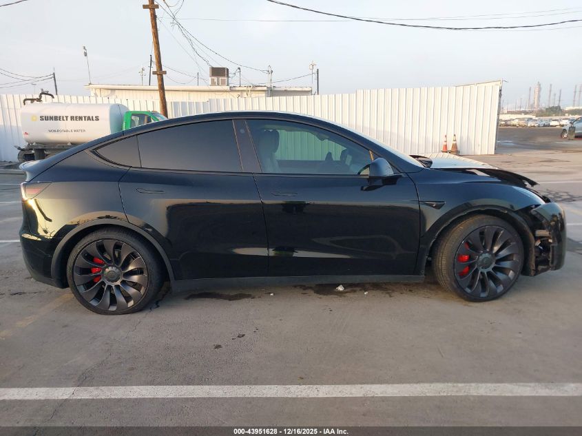 2021 Tesla Model Y Performance Dual Motor All-Wheel Drive VIN: 5YJYGDEF0MF215839 Lot: 43951628