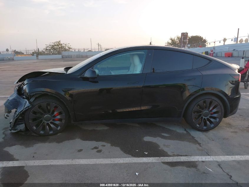 2021 Tesla Model Y Performance Dual Motor All-Wheel Drive VIN: 5YJYGDEF0MF215839 Lot: 43951628