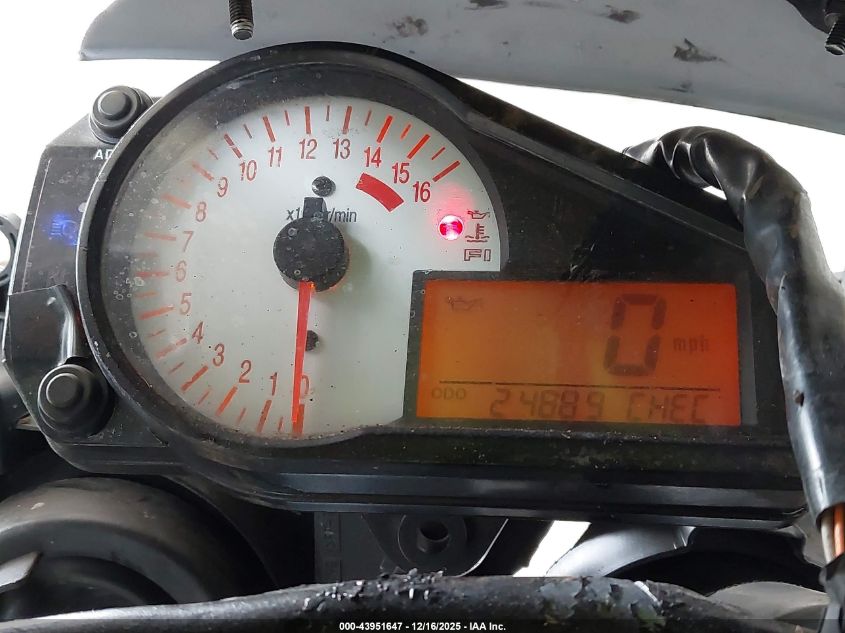 2001 Suzuki Gsx-R750 VIN: JS1GR7HA312101561 Lot: 43951647