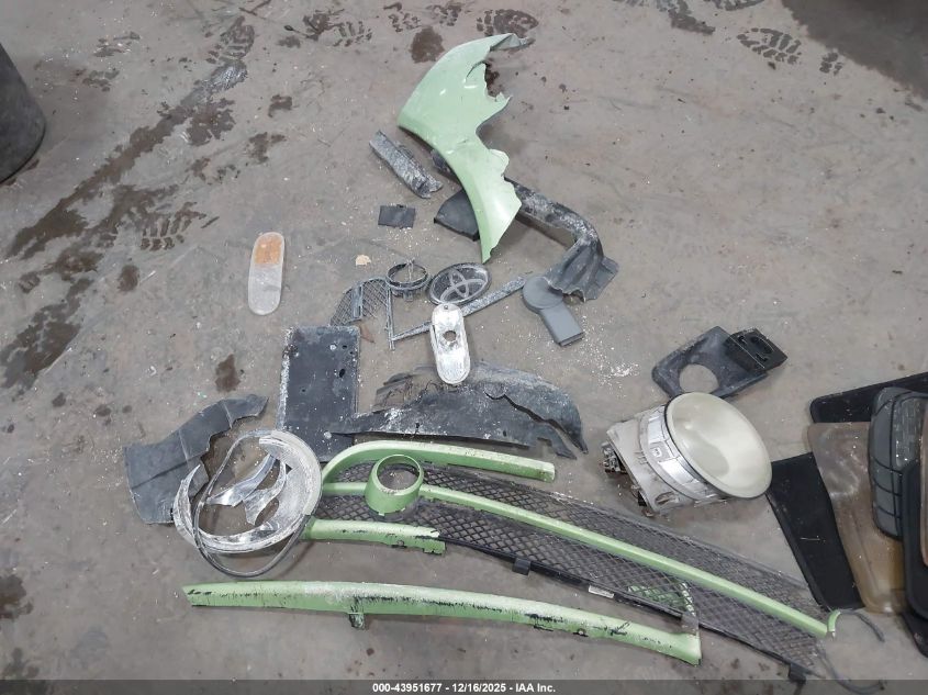 2003 Volkswagen New Beetle Gls 2.0L VIN: 3VWCK21C23M420031 Lot: 43951677