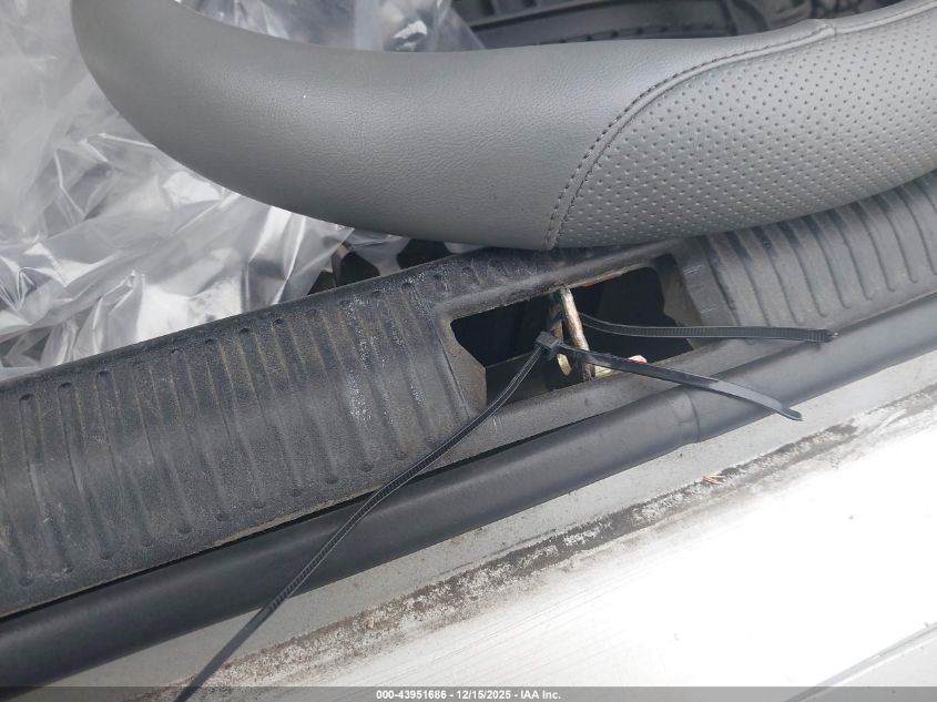 2005 Toyota Camry Le VIN: 4T1BE32K05U050130 Lot: 43951686