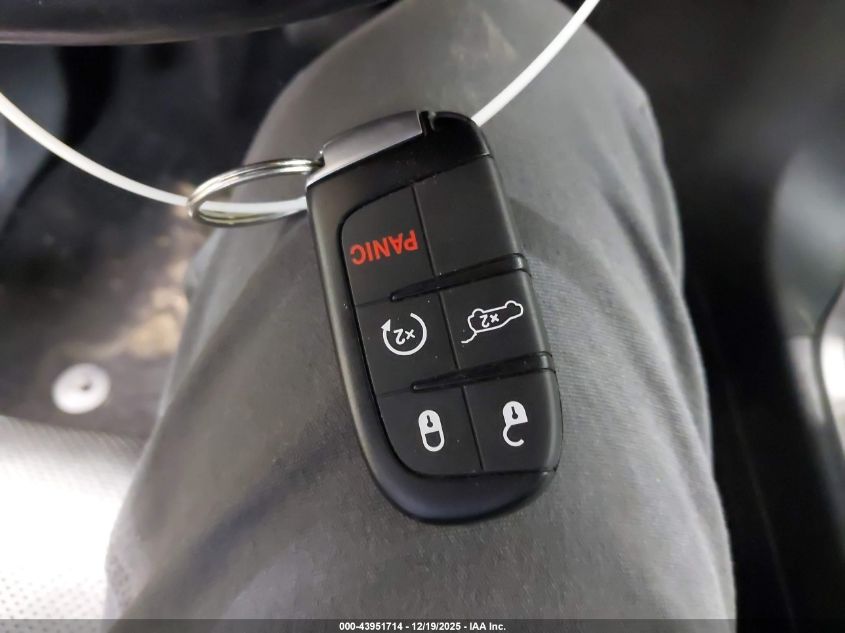 2020 Jeep Grand Cherokee Overland 4X4 VIN: 1C4RJFCG7LC133728 Lot: 43951714