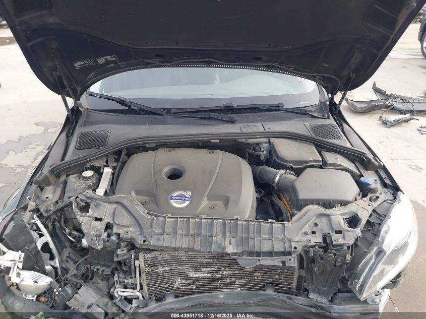 2015 Volvo V60 T5 Premier VIN: YV140MEB7F1207663 Lot: 43951718
