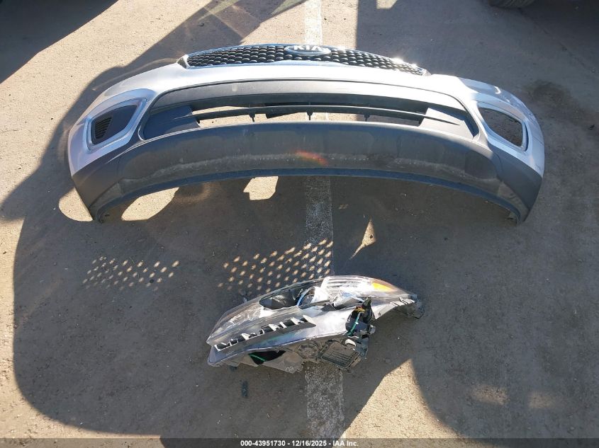 2018 Kia Sorento 2.4L L VIN: 5XYPG4A39JG348580 Lot: 43951730