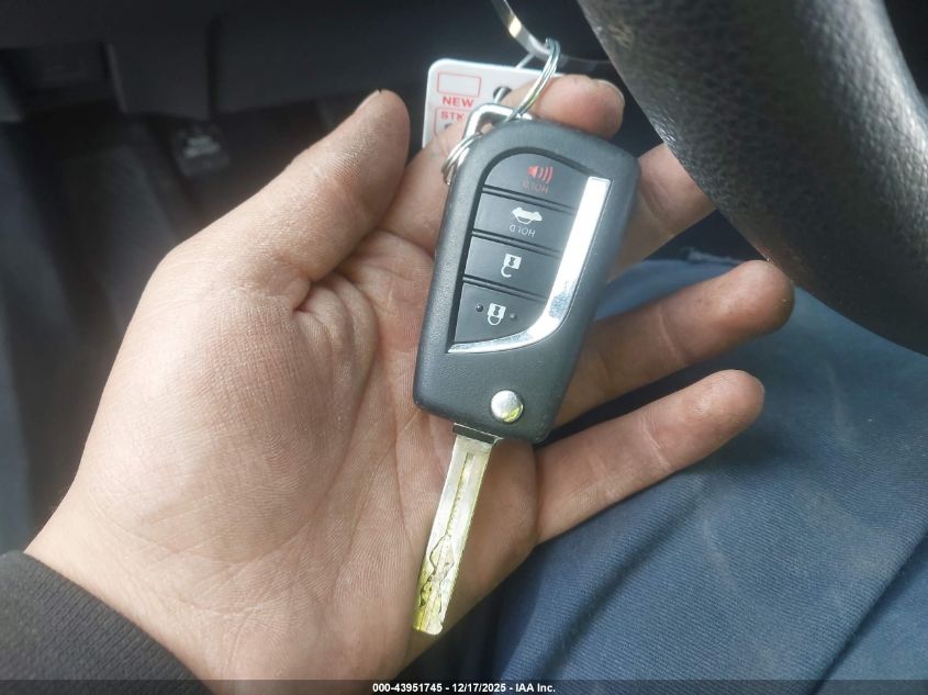 2018 Toyota Camry L VIN: 4T1B11HK7JU621209 Lot: 43951745